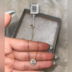 Good color necklace